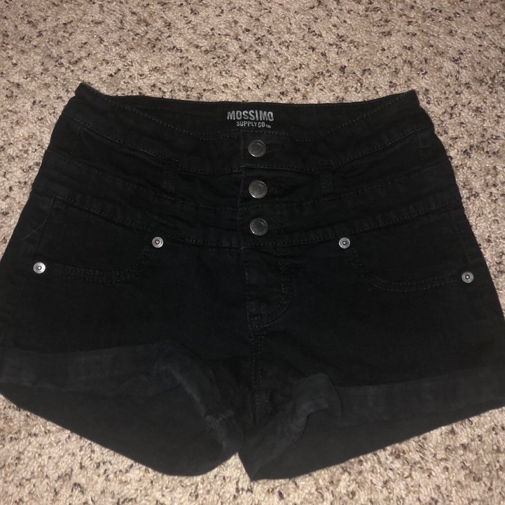 Black cuffed high-waisted shorts